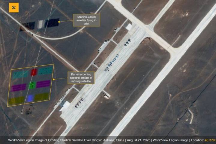 Era prácticamente imposible que un satélite "arruinara" la foto de otro satélite. Con Starlink ya van dos veces
