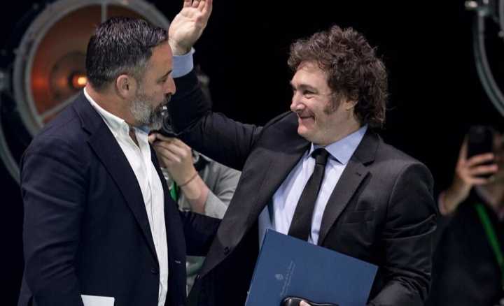 Milei canceló su viaje a España por la crisis que desató la derrota electoral