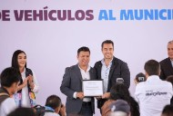Refuerza Felifer seguridad metropolitana con la donación de vehículos a Huimilpan