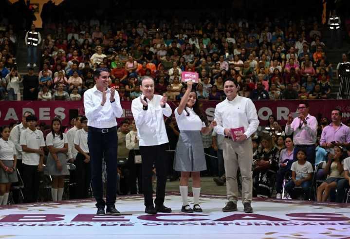 Más de medio millón de estudiantes regresan a clases en Sonora