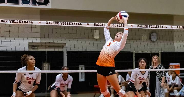 Minooka uses balanced attack to win three-set thriller over Bolingbrook – Shaw Local