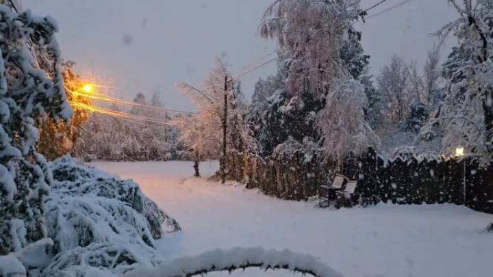 Suspenden las clases por las nevadas en Bariloche: hay alerta naranja