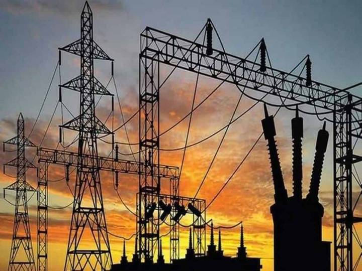 DISCOMs burdened with 1 lakh cr debt, 9000cr annual interest