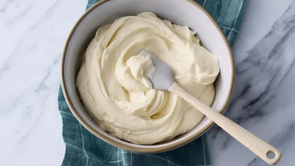 La ANMAT prohibió un queso crema, un suplemento dietario y dispositivos médicos sin registro