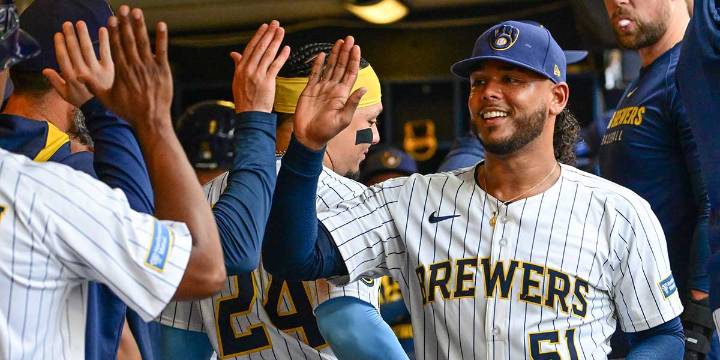 Freddy Peralta gets 100% real on unbelievable scoreless inning streak