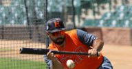 Viene Alex Robles a ganarse un lugar en el lineup de Naranjeros
