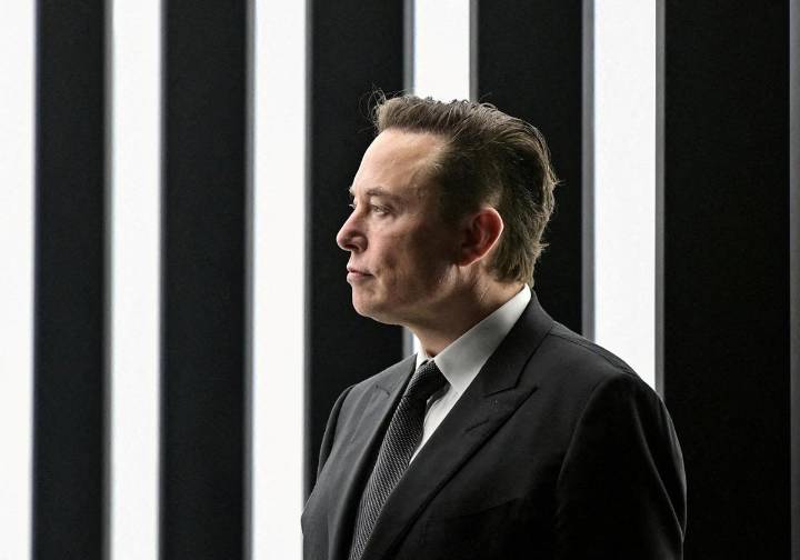 El padre de Elon Musk, señalado por abusos sexuales a menores de su familia