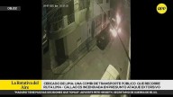Cercado de Lima: combi de transporte público fue incendiada en presunto ataque extorsivo