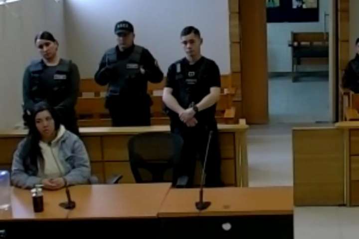 Encarcelaron a mujer que no se presentó a juicio por robo al “Rey del Sándwich”