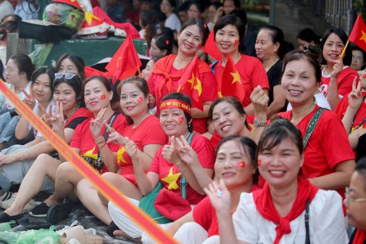 Vietnam celebrates independence day with huge military parade