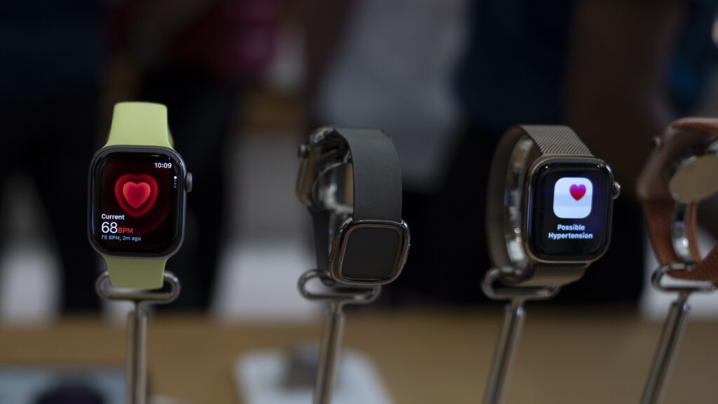 Apple Watch hypertension app: Experts see benefit despite limitations