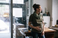 Dear Annie: Should we avoid offering unused baby items to friend who is having a difficult pregnancy?