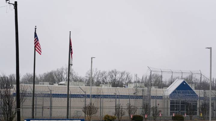 Immigrant detainees begin arriving at former prison in rural Tennessee town