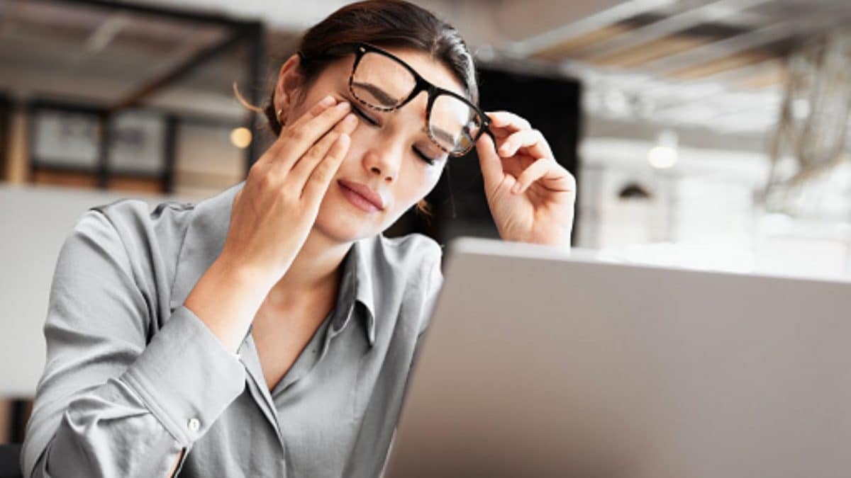 Protect Your Eyes From Screen Fatigue With The Easy 20