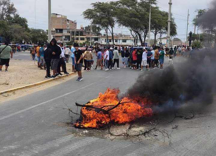 Piura: UGEL Paita suspende clases por paro de pescadores artesanales
