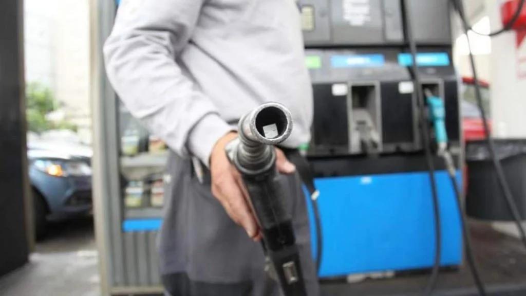Economía vuelve a pisar el Impuesto a los Combustibles y resigna US$ 180 millones al mes