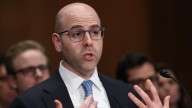 Senado de Estados Unidos confirma a candidato de Trump en la Fed antes de reunión sobre tasas