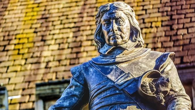This week in Mash History: Cromwell bans Christmas after seeing mince pies in the shops on September 1st, 1647