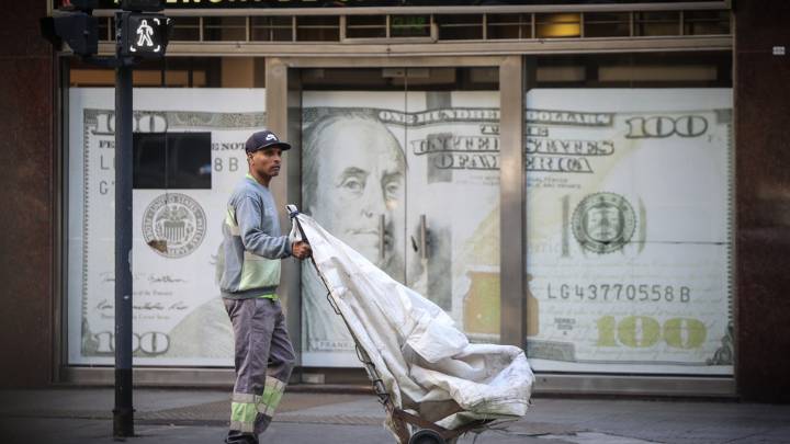 Quién se llevará el último dólar