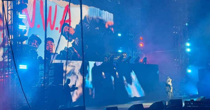 Forty years later, Ice Cube proves he can still melt the Pacific Coliseum stage | Georgia Straight Vancouver’s source for arts, culture, and events