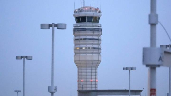 US airlines warn shutdown may slow flights