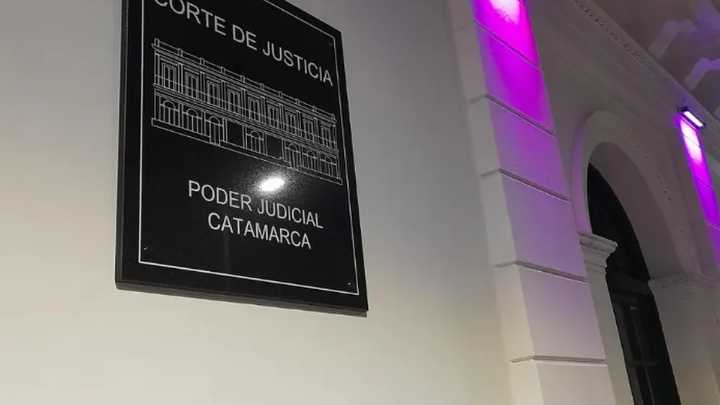 "La fundamentación debe ser inteligible, autónoma y bastarse a sí misma"