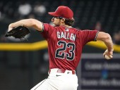 Deadspin | Wild-card contending Giants, D-backs open crucial set