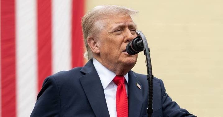 Trump insiste en prohibir que personas trans cambien su género en el pasaporte