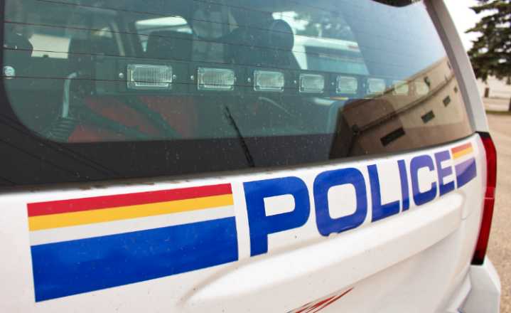 2 dead, 6 injured in stabbing attack in Manitoba First Nation