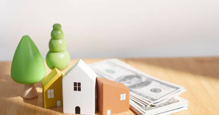 How seniors can borrow home equity without extra monthly payments