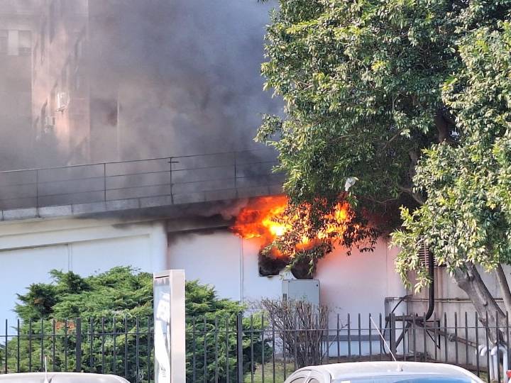 Se incendió un edificio de la Armada en la avenida Comodoro Py