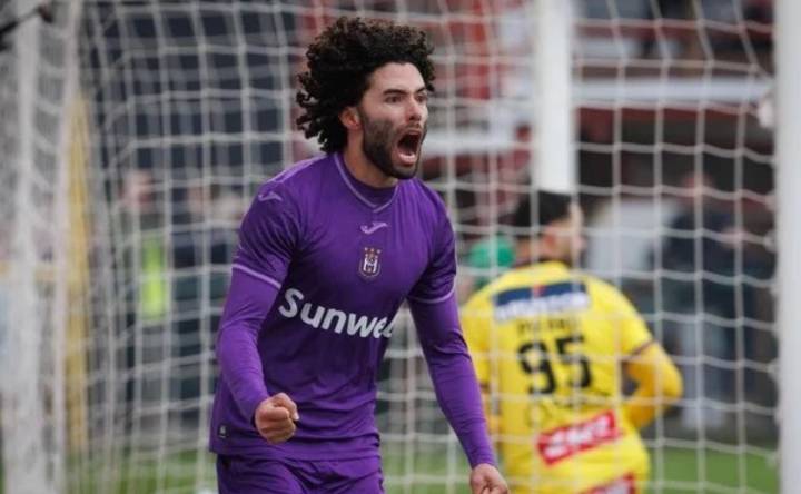 Chino Huerta fue titular en la victoria de Anderlecht ante Gent