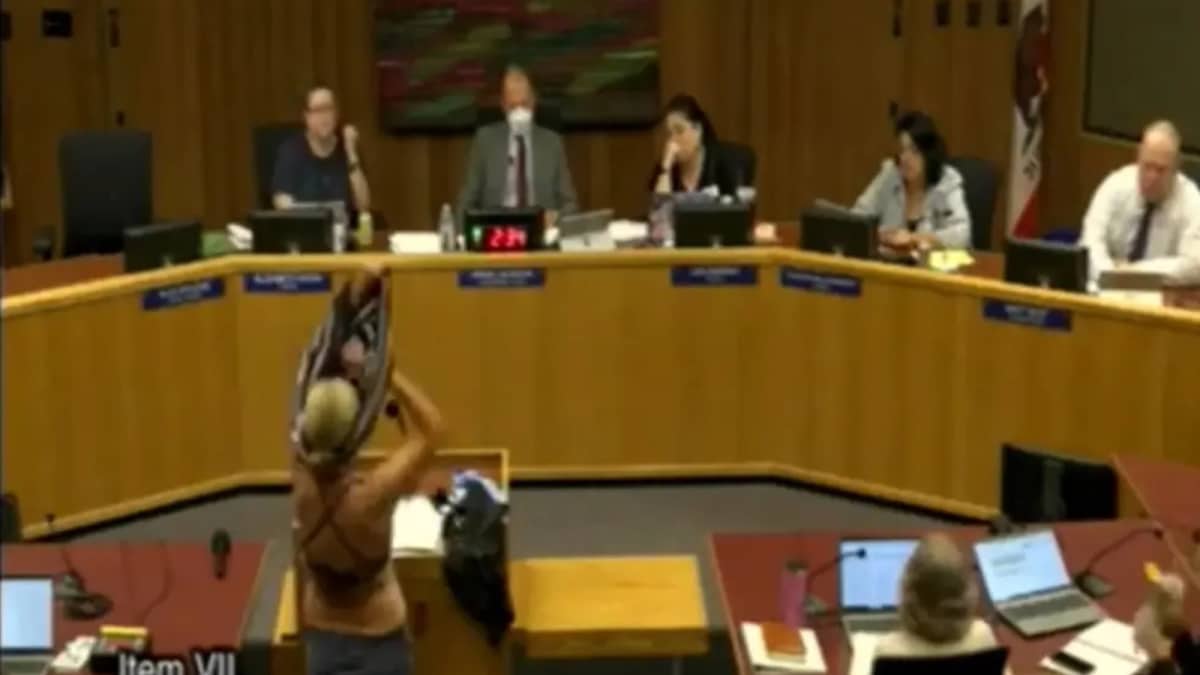 ‘Watch Me Undress’: Woman Strips To Bikini At US School Meet Over Anti