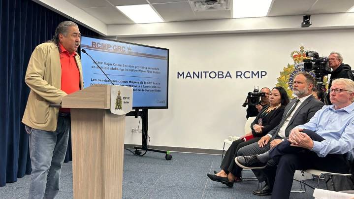 Suspect among 2 dead in mass stabbing in Canada, 8 injured