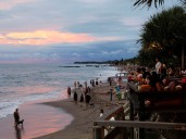 Por qué esta mujer de 71 años vendió todas sus pertenencias, abandonó su vida en EEUU, y se mudó a Bali