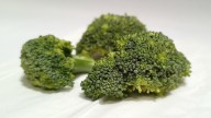 Need To Revive Fresh Broccoli That's Wilted? Break Out The Ice Cubes