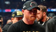 ¡Ni le cabían en los hombros! Todos los cinturones que perdió Canelo vs Crawford