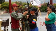 Venezuela entrena civiles en barrios ante posibles ataques de EE.UU. y amenazas de Trump