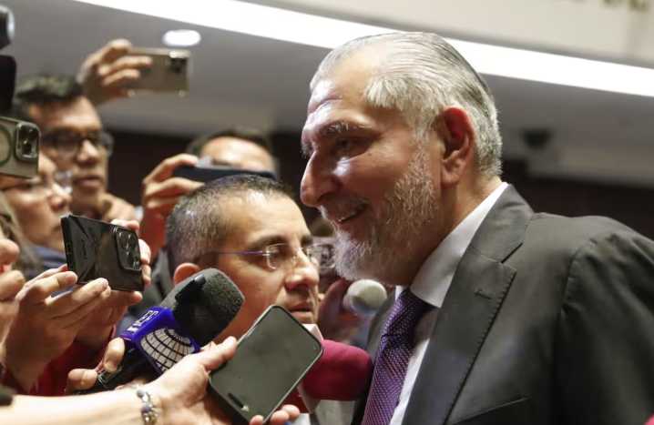Adán Augusto reta a Bermúdez Requena: ‘Sabe cantar, ¿no?’