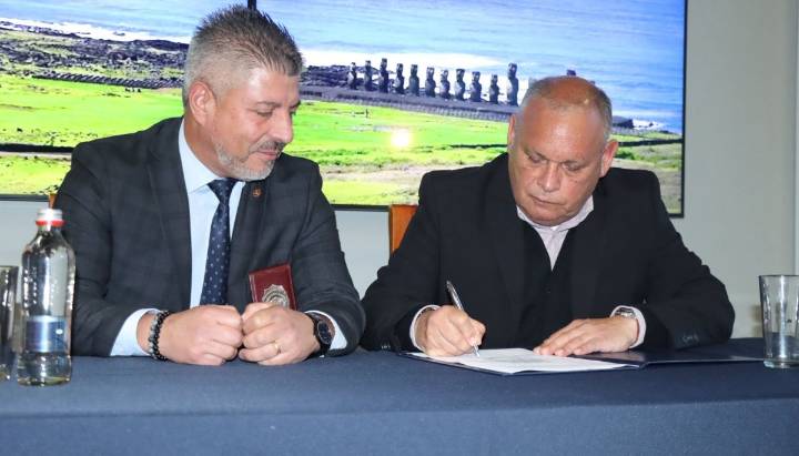Gobierno Regional de Valparaíso y PDI firman convenio para mejorar complejo policial de Rapa Nui