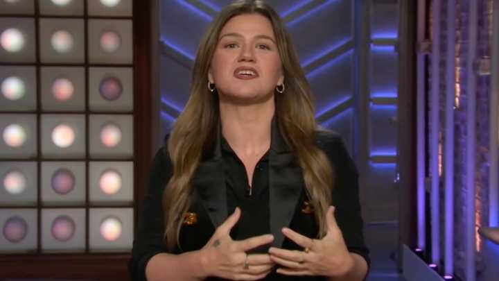 Kelly Clarkson says the world feels ‘very heavy’ on show season premiere just weeks after ex Brandon Blackstock’s death