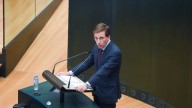 Martínez-Almeida, tras la suspensión de la última etapa de La Vuelta: "La imagen que estamos dando es lamentable"