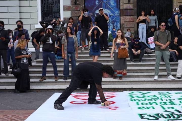 Estudiantes expresan posturas diversas sobre la movilización universitaria