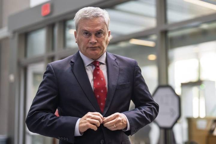 Comer calls on Discord and Reddit CEOs to testify over online radicalization after Kirk assassination