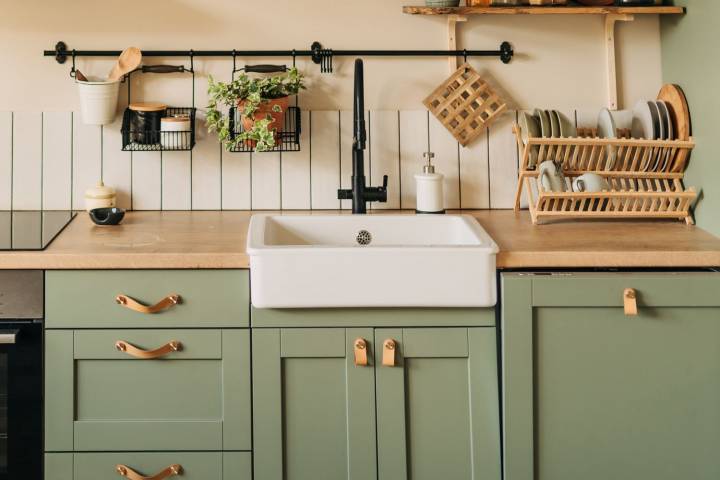 The #1 Cabinet Hardware Mistake Designers See in Kitchens