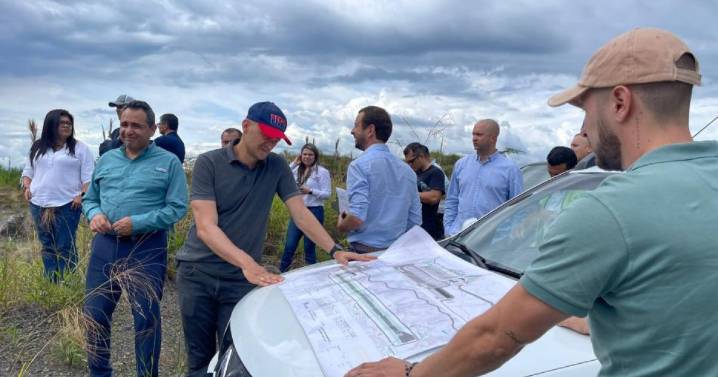 Interesados en Aerocafé acuden a visita a los terrenos del proyecto aéreo en Caldas, previo a adjudicación