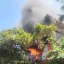 Fuerte incendio en la colonia Volcanes moviliza a policías y bomberos