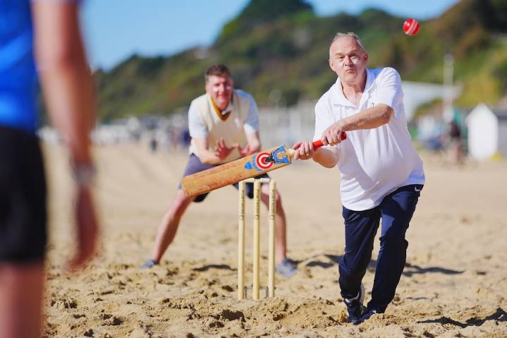Ed Davey plays cricket at the beach on last day of Lib Dem party conference