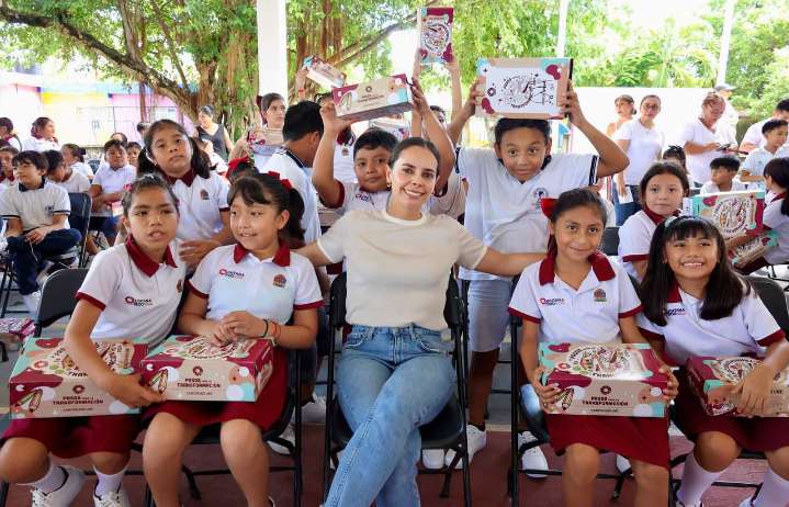 Ana Paty Peralta fortalece la educación y asistencia social en Cancún