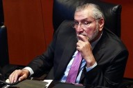 Ligan a Adán Augusto con contrabandista de combustible